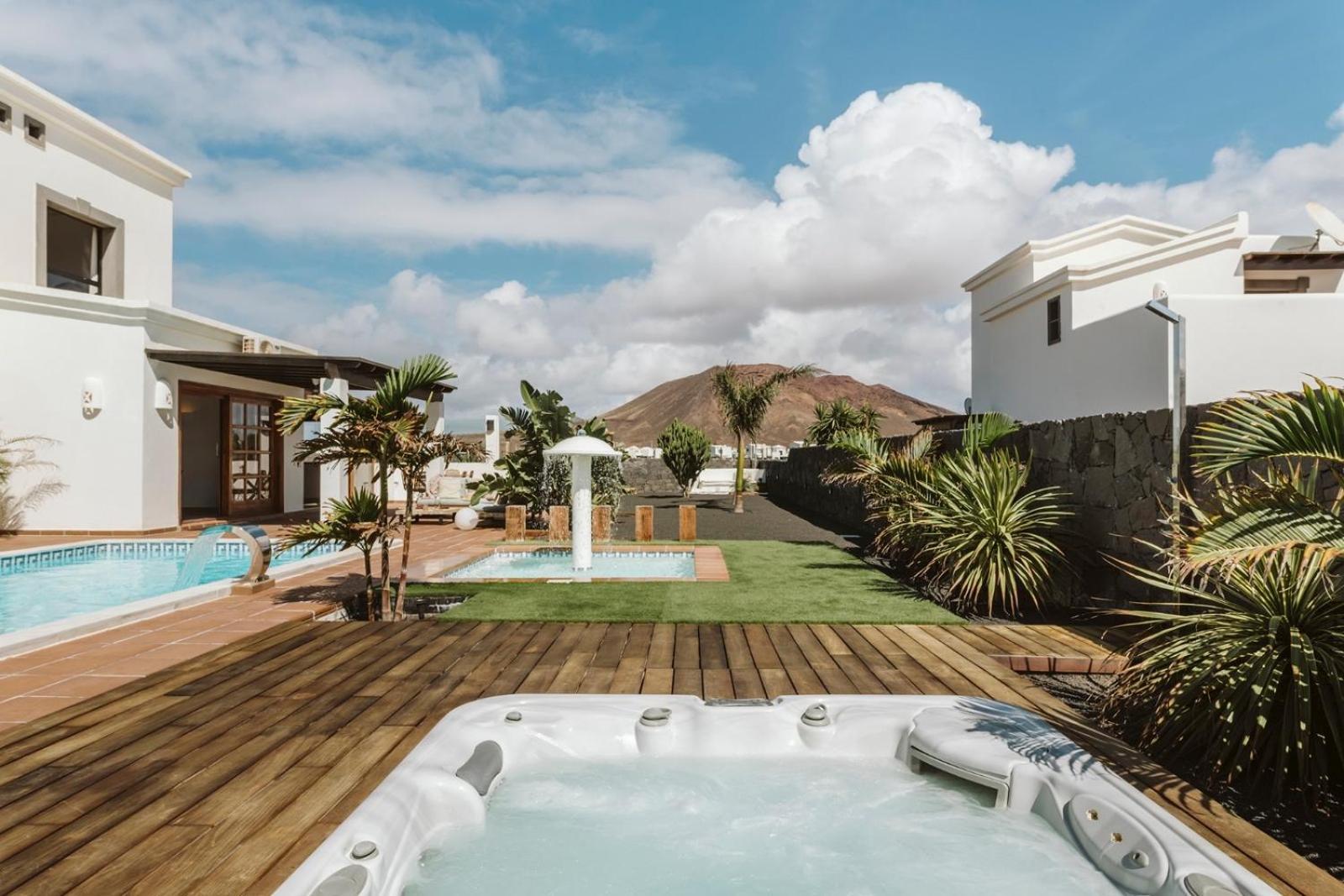 Marabu Playa Blanca (Lanzarote)